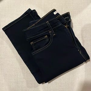 Levis - 724 High Rise Straight Jeans - Size 27